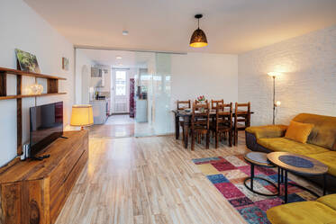 Mittersendling: 3 szobás lakás fedett erkéllyel